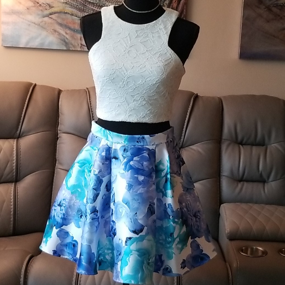 Two- Piece floral skirt size 7/8